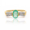 0,86 Karat lebhaft grüner ovaler Smaragd & Diamant in 14KY Gold Statement Ring