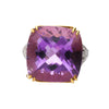 خاتم Ring ثنائي اللون من ذهب 18K بتصميم فيليجري من الجمشت والماس بقصّة Cushion ونقشة مربعات، 22.48 قيراط