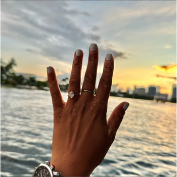 Bague en diamant de laboratoire taille ovale CVD de 2,06 carats en or jaune 14K, serti bas – Assay Jewelers