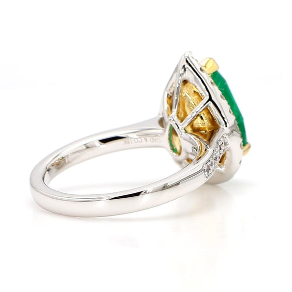 2.89 Carat Pear Vivid Green Emerald & Diamond Halo 18K Gold Halo Ring