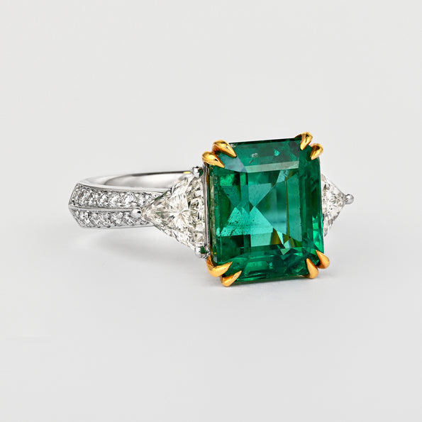 AGL Certified 5.31 Carat No Oil Emerald & Trillion Diamond 3 Stone Ring