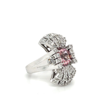 Bague verticale Anciens en or 18K certifiée GIA avec saphir rose et diamants – Assay Jewelers