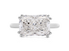 IGI Zertifikat. 4,25 Karat Radiant Cut Lab Grown Diamant East West Verlobungs-Ring