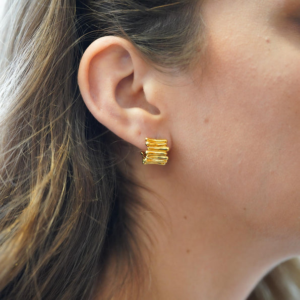 Tiffany & Co. 18K Gold Ribbed Huggie Latch Back Vintage Earrings