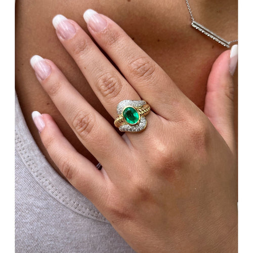 Vintage Natural Oval Cut Emerald & Diamond Ribbed Textured Bezel Set 18K Gold Ring